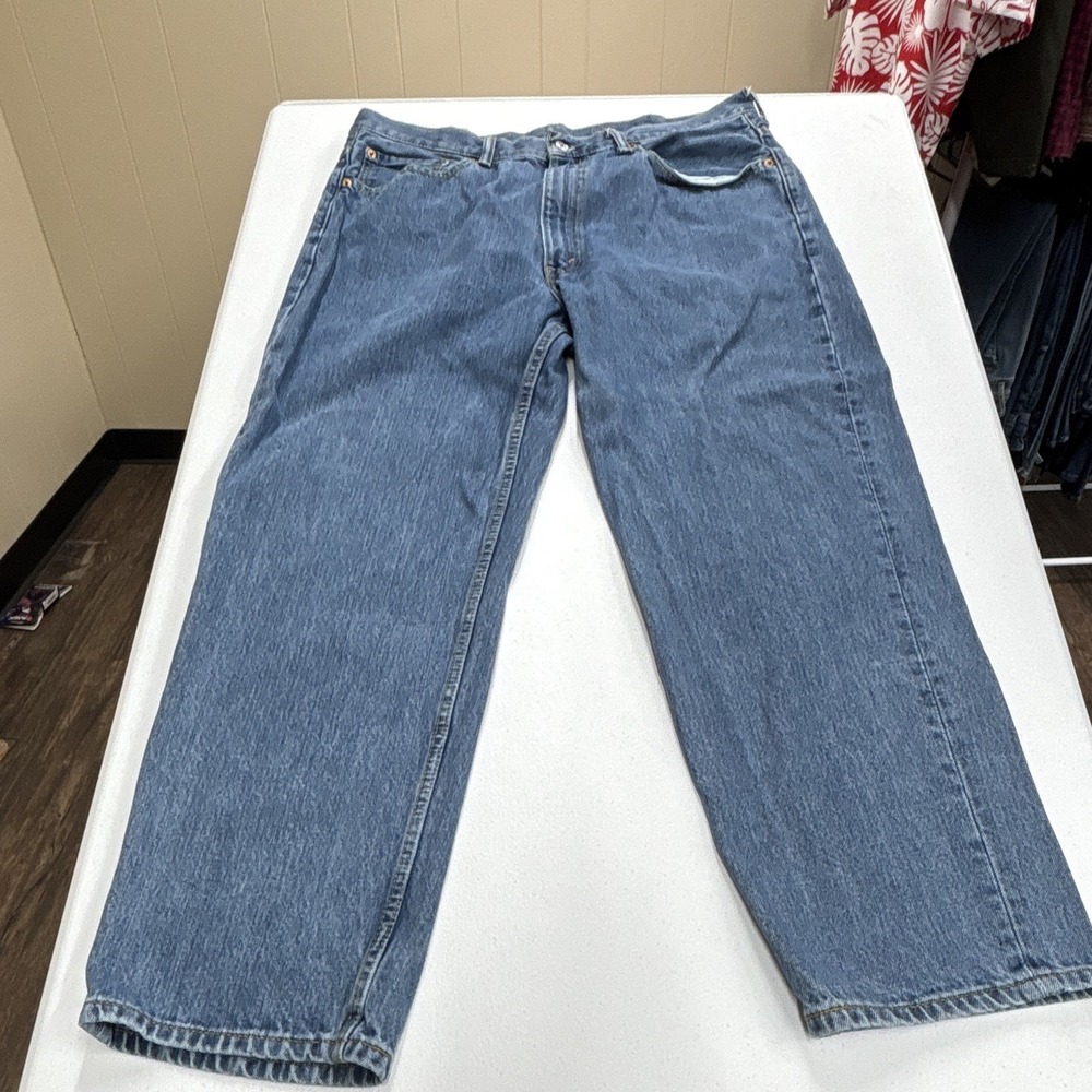 Levi's 550 Men's 38x30 Relaxed Fit Straight Leg Medium Wash Blue Denim Jeans